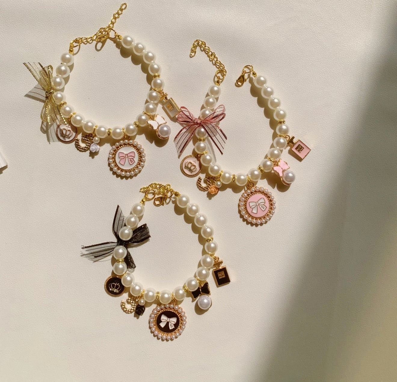 (Preorder) white pearl charm