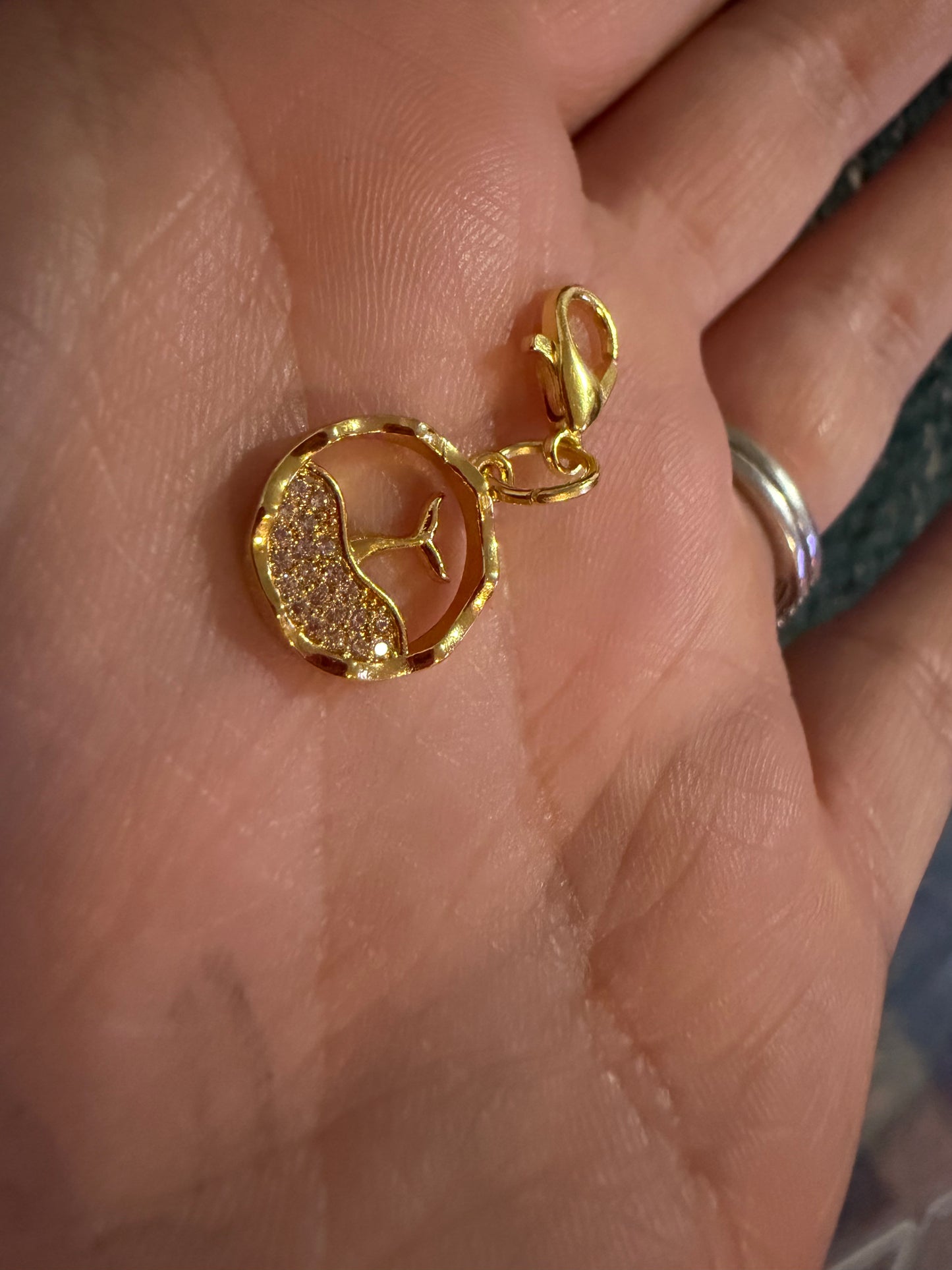 18k glamour mermaid tail charm for collar or bracelet